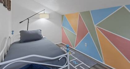 Family Friendly Condo w/ Dart Board+Games