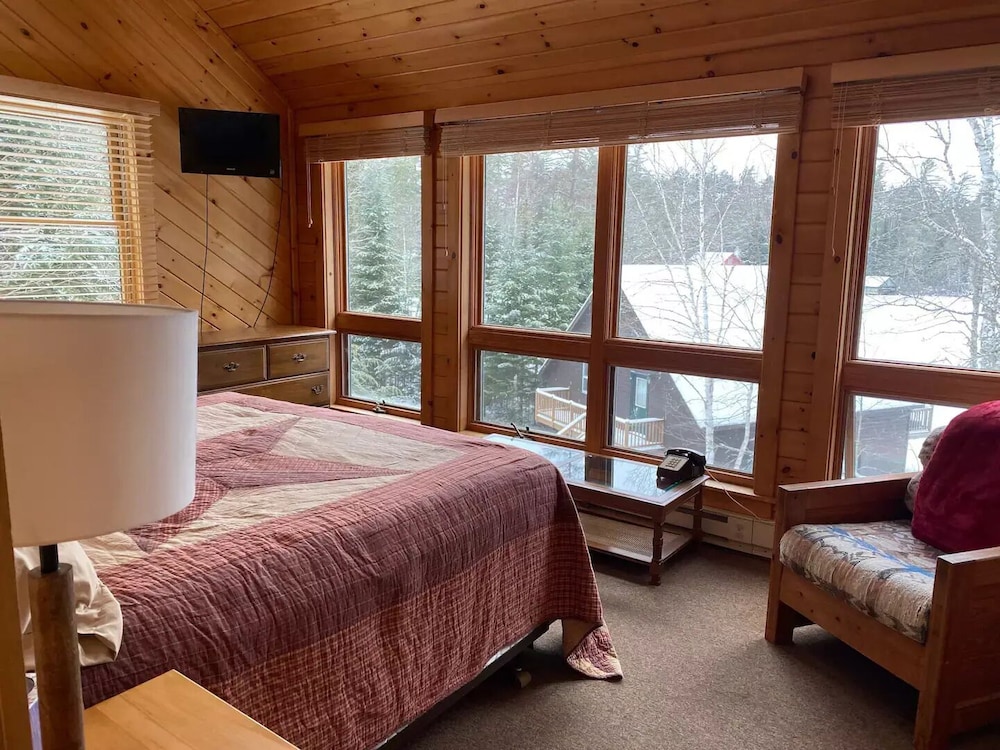 Adirondack Luxury Cabin on Rainbow Lake NY. Secluded. Area Activities