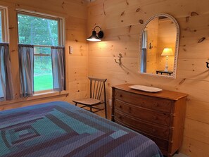 2 bedrooms, desk, free WiFi, bed sheets