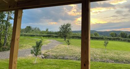New 2024 Firefly Cottage in the heart of the FingerLakes. Amazing Vineyard views