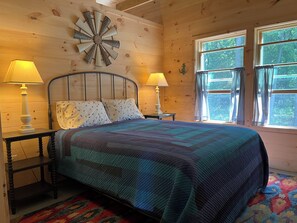 2 bedrooms, desk, free WiFi, bed sheets