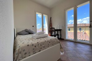 2 bedrooms, iron/ironing board, WiFi, bed sheets - Locanda Castellini-private parking (Siena)