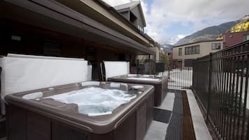 Bañera de hidromasaje exterior