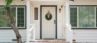 Two Bedroom cottage sleeps 6 & just 7 min from Viejas Casino