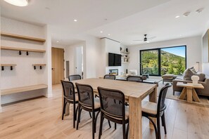 Dining - Electric Pass Lodge-Snowmass Village! LUXE Ski in/Ski out! Pool/Slide, Hot Tub (Snowmass Village)