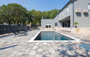 Pool - Amazing home in Zagvozd with sauna (Zagvozd)