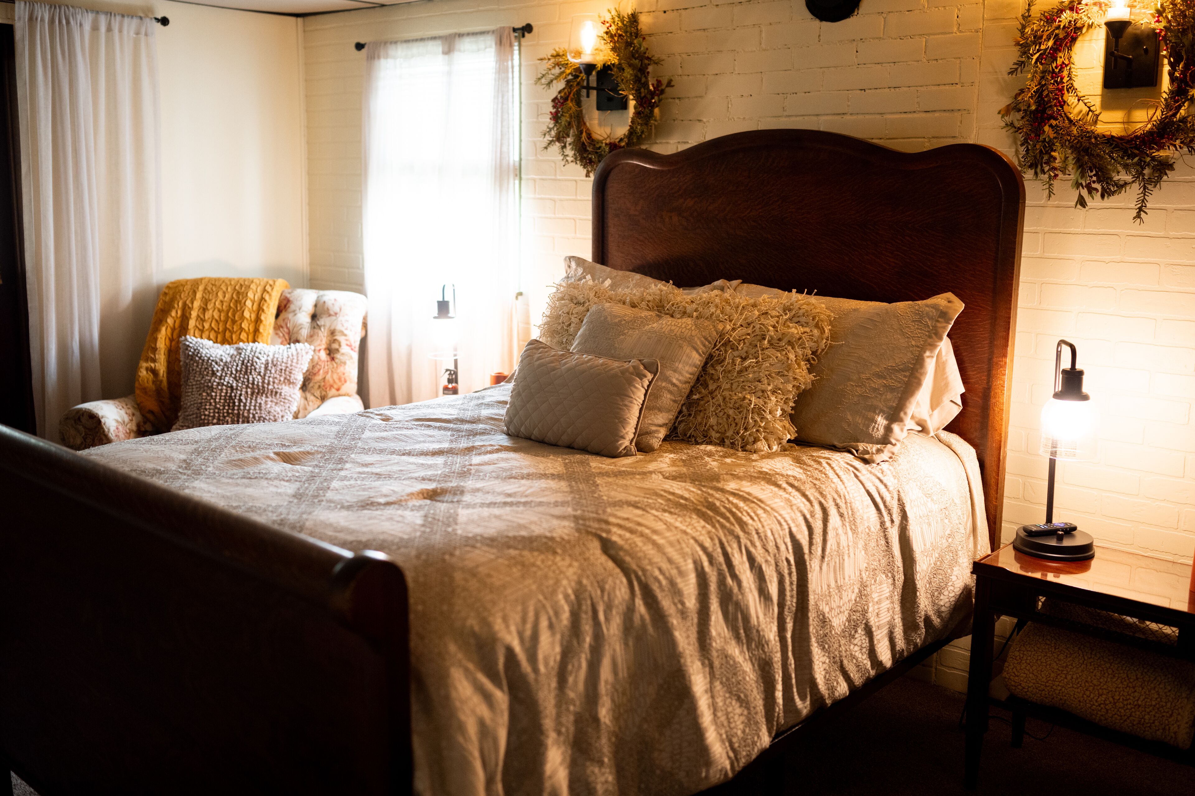 Deluxe House | Premium bedding, individually decorated, individually furnished