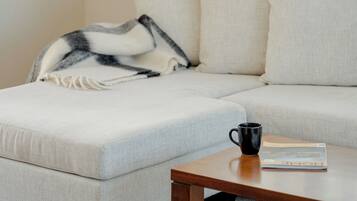 42-inch Smart TV with satellite channels, heated floors