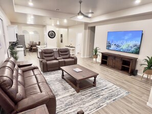 Smart TV, books - ⭐️Bella Casita with 3BR and Patio with Grill (Las Cruces)