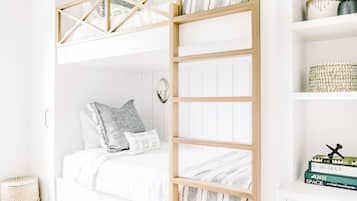 2 slaapkamers, een strijkplank/strijkijzer, reisbedje, gratis wifi