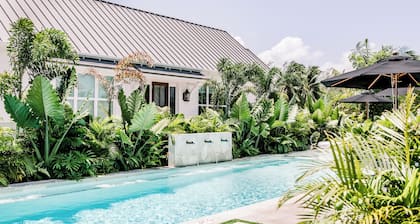 Luxury Cottage, 1bd/1ba, desk | Pool+7 Mile Beach