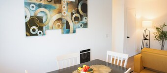 1Block from beach - Steps from restaurants & shops