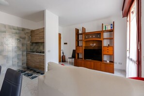 1 bedroom, iron/ironing board, Internet