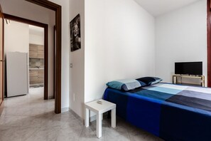 1 slaapkamer, een strijkplank/strijkijzer, internet