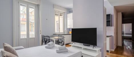 1 bedroom, iron/ironing board, internet, bed sheets