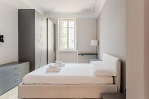 1 bedroom, iron/ironing board, Internet, bed sheets