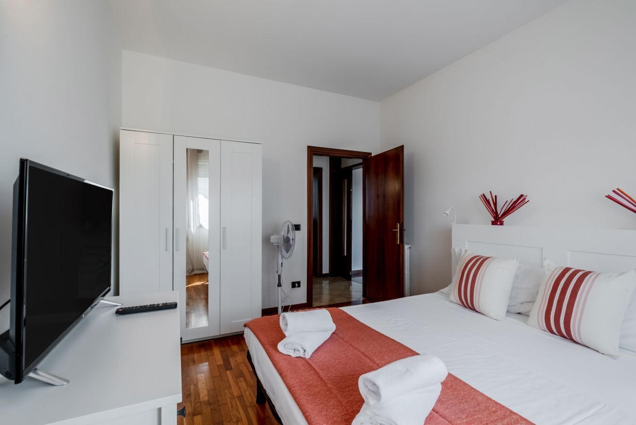 2 bedrooms, iron/ironing board