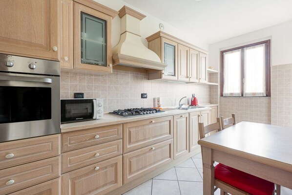 Microwave, oven, dishwasher