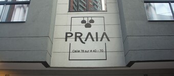 Praia Apartaestudios