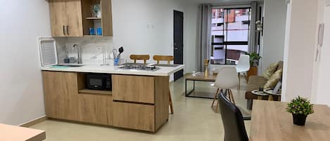 Standard Apartment, 1 Queen Bed with Sofa bed, Kitchen | Private kitchen | Mini-fridge, microwave, stovetop, coffee/tea maker