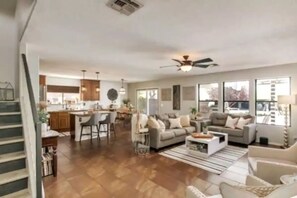 Smart TV, DVD player, stereo - Stunning Heated Pool +Game Room +Great Location
 (Gilbert)