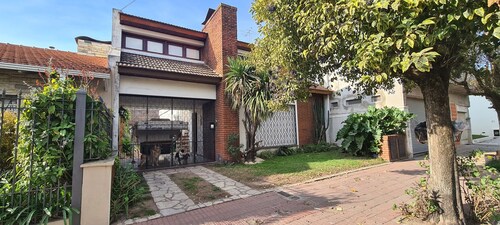 Casa en Cañuelas Centro! Para 5 Personas Mascotas Bienvenidas!