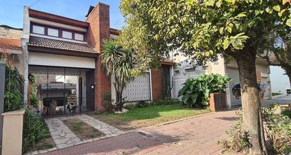 Casa en Cañuelas Centro! Para 5 Personas Mascotas Bienvenidas!