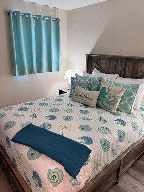 1 slaapkamer, een strijkplank/strijkijzer, gratis wifi, beddengoed