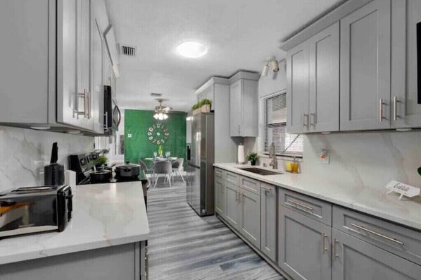 Fridge, microwave, oven, stovetop