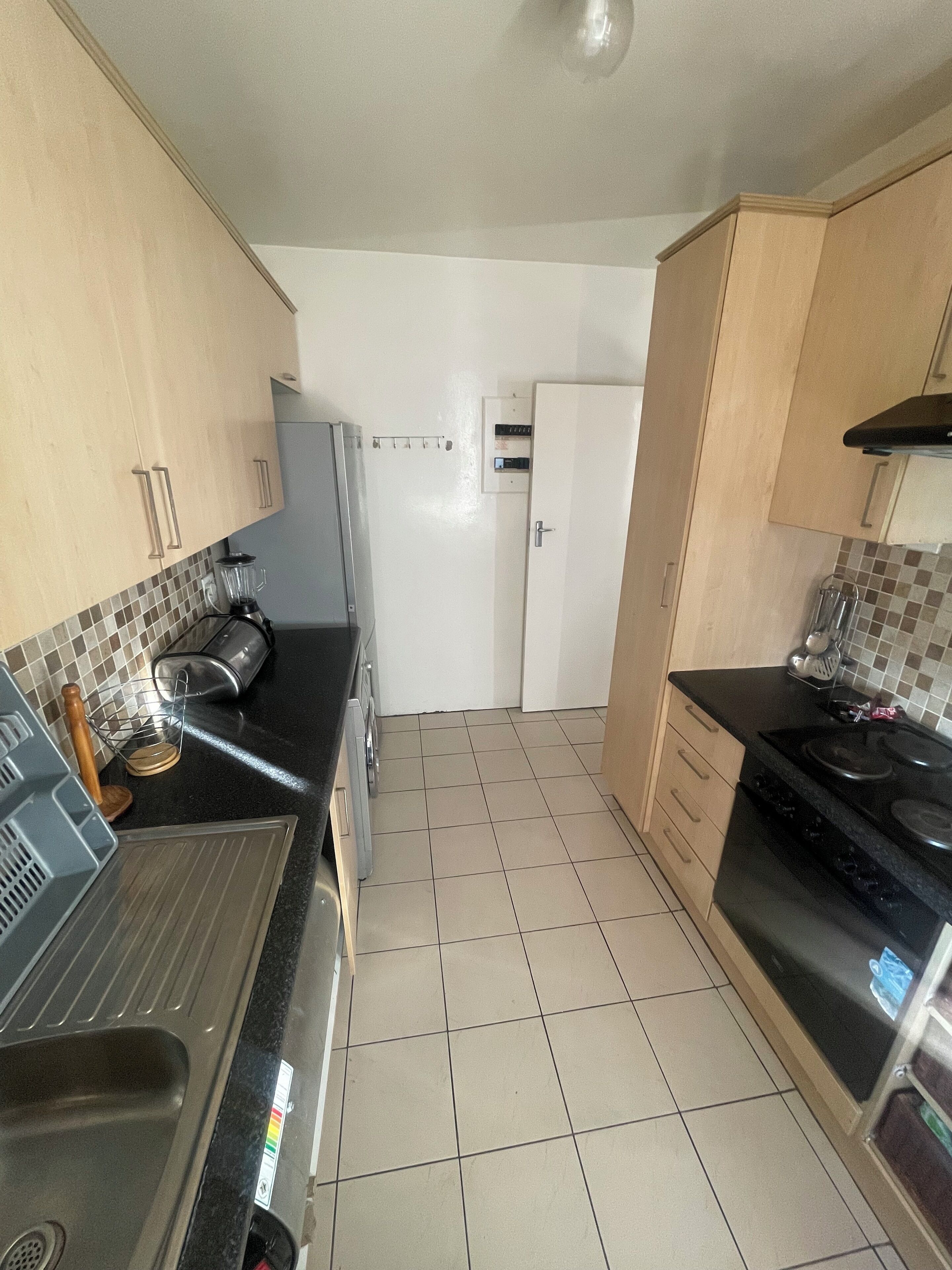 Fridge, oven, stovetop
