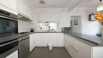 Family House | Private kitchen | Full-size fridge, microwave, oven, dishwasher