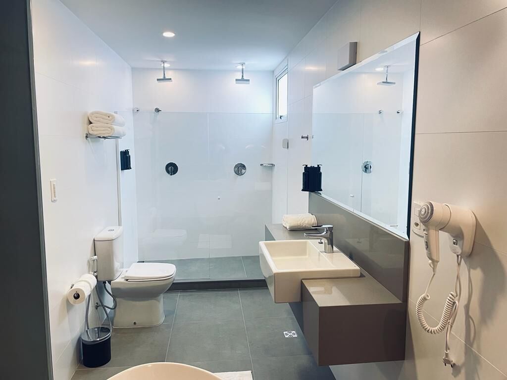 总统套房 | 浴室 | 吹风机、毛巾