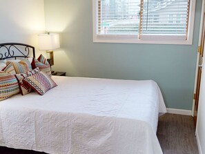 1 chambre, fer et planche à repasser, Wi-Fi gratuit, draps fournis