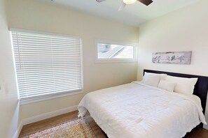 3 bedrooms, iron/ironing board, free WiFi, bed sheets - New! 3BR 2BA IU Campus Getaway for up to 6! Right by IU Athletics! (Bloomington)