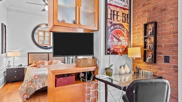 1 bedroom, desk, iron/ironing board, free WiFi