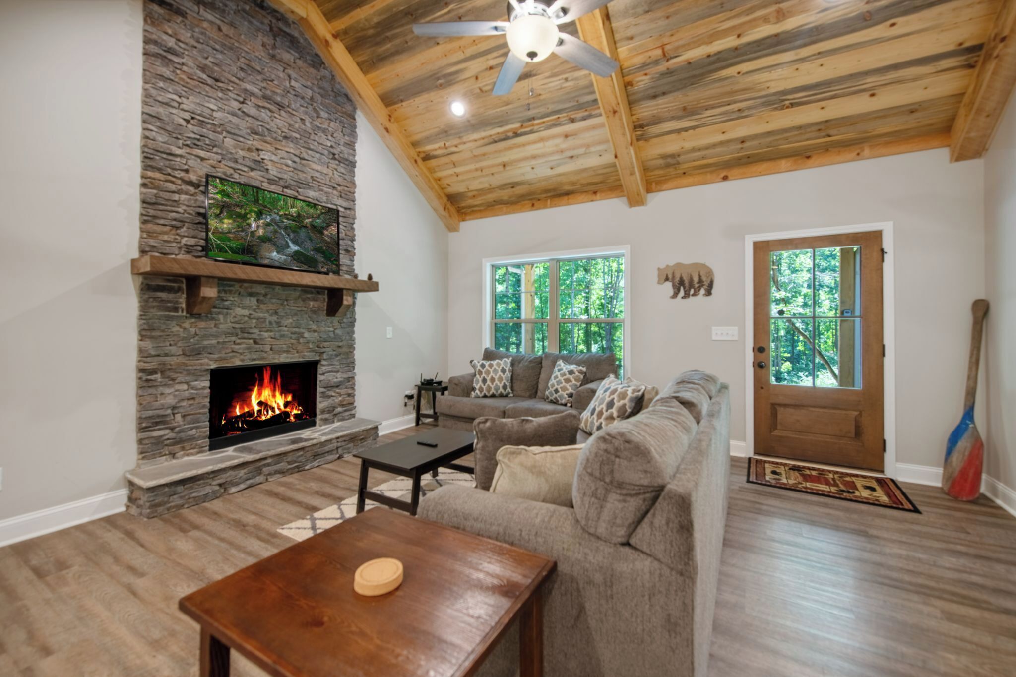 Tumbling Waterfalls Retreat - Soak in the Hot Tub!
