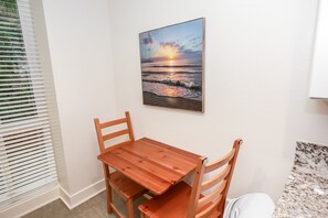 Dining - A17 North Coast Village Amazing Beach Access! Just steps to the ocean! (Oceanside)