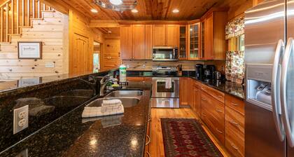 Morris Cabin- Cedar log cabin with hot tub, dog friendly, mountain views