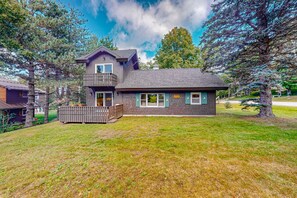 Exterior - Mittersill Village Gem  | House in Franconia with balcony, fireplace, & dogs ok (Franconia)