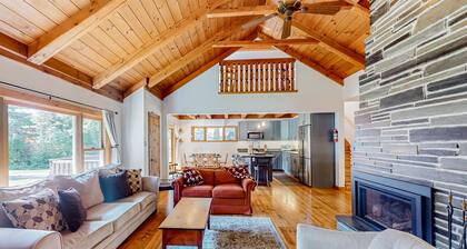 Mittersill Village Gem | House in Franconia with balcony, fireplace, & dogs ok