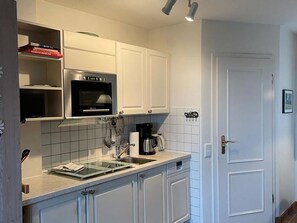 Fridge, microwave, stovetop, dishwasher - Friesenhof App. 04 - Friesenhof (Sylt)