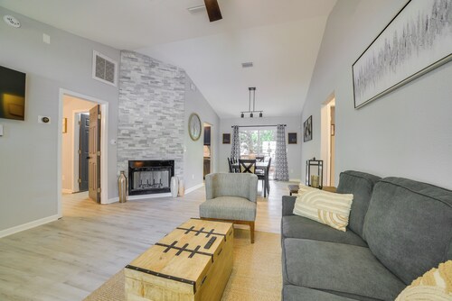 4 Mi to Dtwn! Tallahassee Home w/ Private Deck