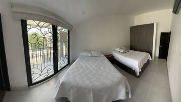 5 bedrooms, WiFi, bed sheets