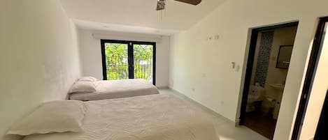 5 bedrooms, WiFi, bed sheets