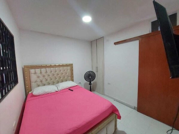 2 bedrooms, WiFi, bed sheets