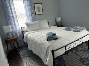 2 多间卧室、办公桌、免费 WiFi、床单