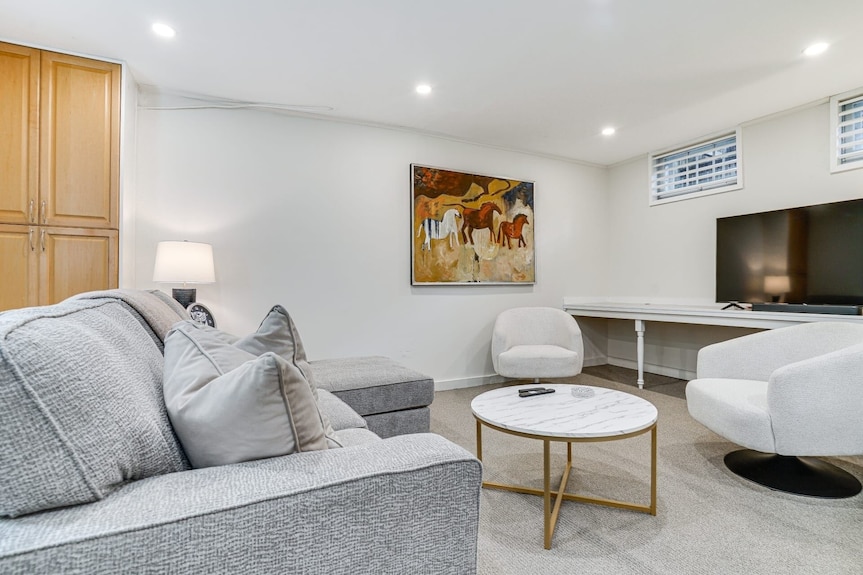 The Cooper, A Charming Double Bungalow Just Blocks From W River Parkway - Minneapolis, MN
