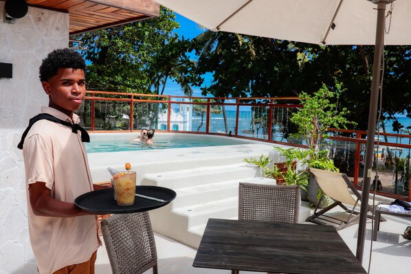 Outdoor pool - Al Mar Suítes (Mata de São João)