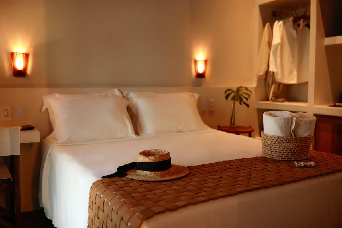 Premium bedding, free WiFi, bed sheets