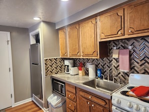 Refrigerador, microondas, horno, placa de cocina